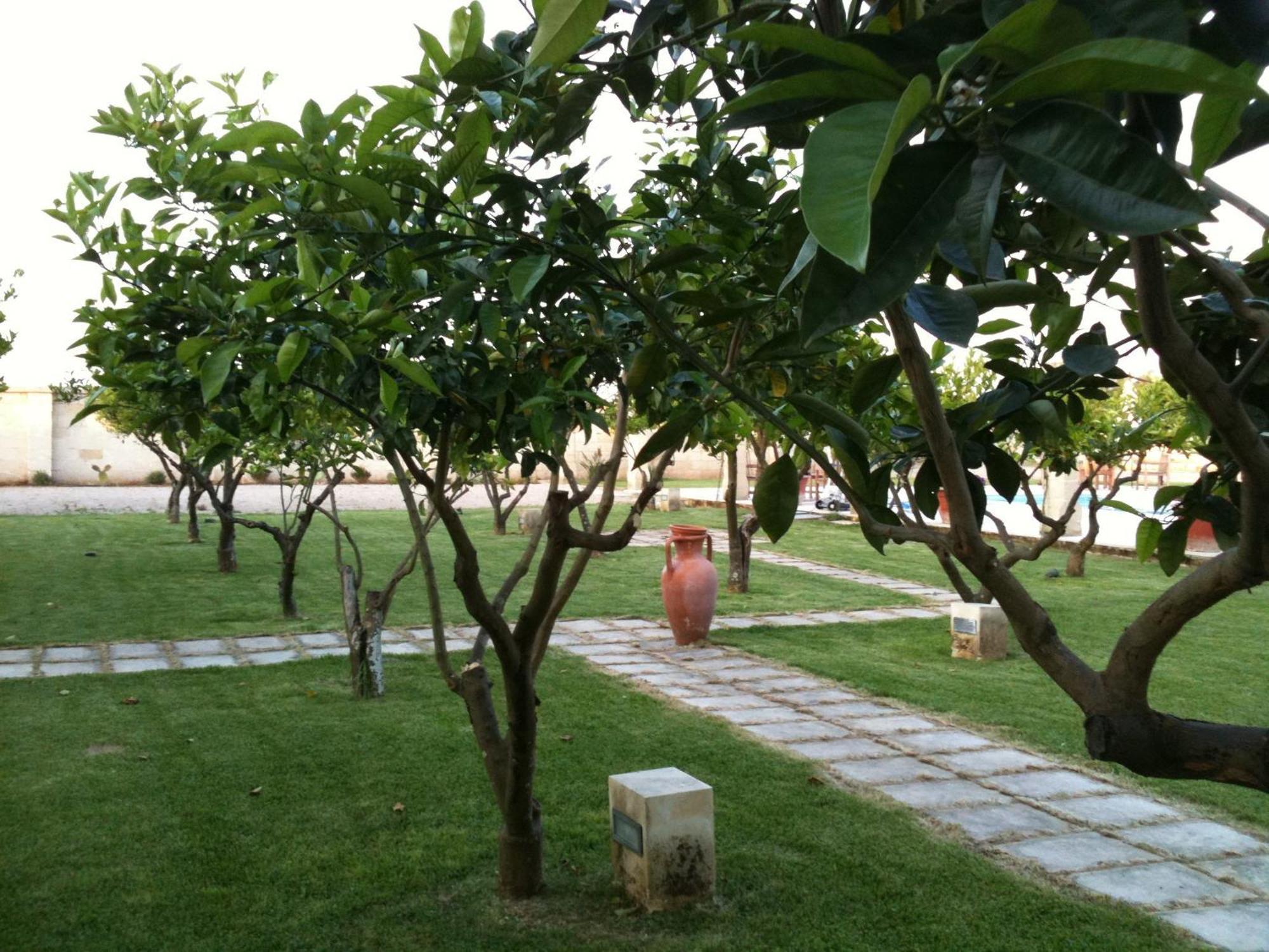 Masseria Li Campi Cavallino di Lecce Exterior foto