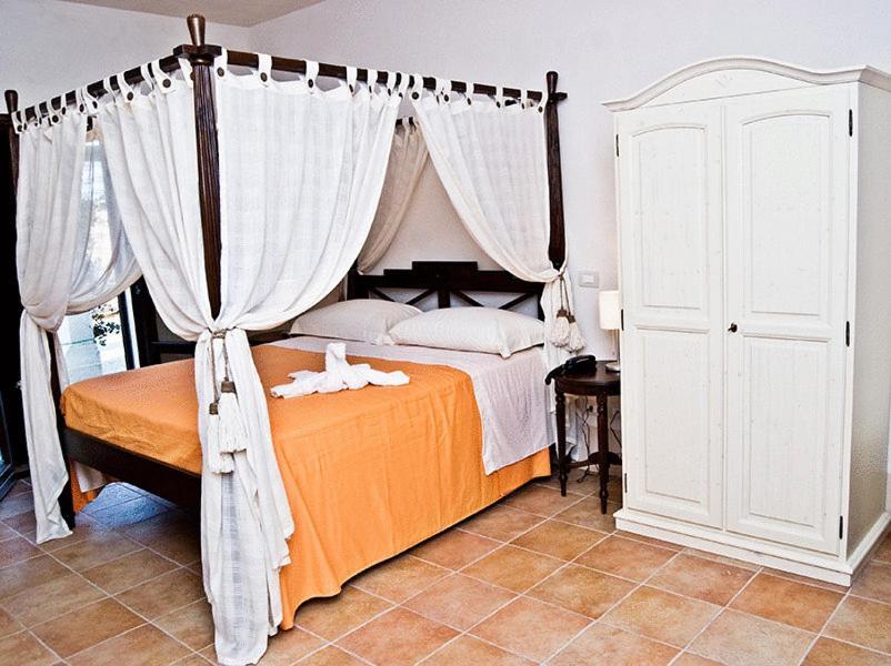 Masseria Li Campi Cavallino di Lecce Exterior foto